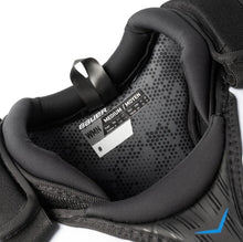 Load image into Gallery viewer, Bauer Vapor Fly-W Shoulder Pads